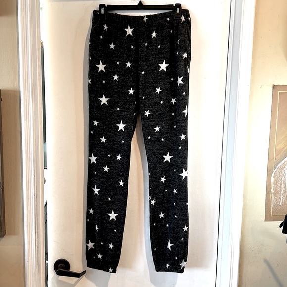 EUC Skylar + Madison 2 PC SET STAR LOUNGE SET cinch waist top and jogger pant - Picture 3 of 8